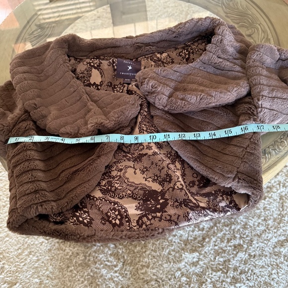 Forever 21 Gray Faux Fur Shrug Bolero Cropped Jacket Glam Party Retro Sz M - Picture 6 of 10